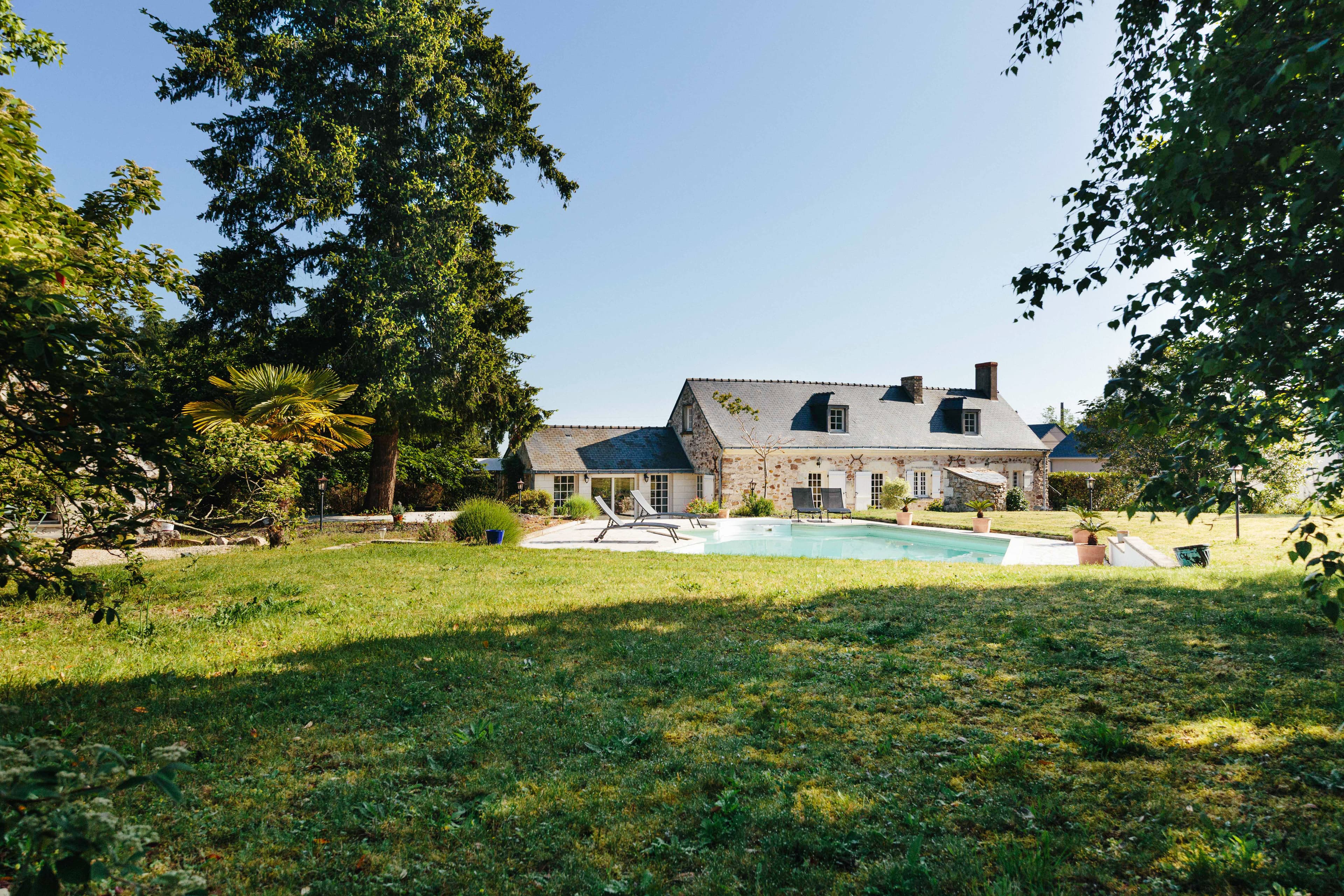 La maison et la piscine